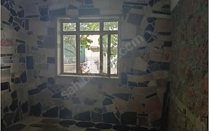 593 SOKAK 5 NO 1.5+1 BAHÇE KATI 1.690.000 TL