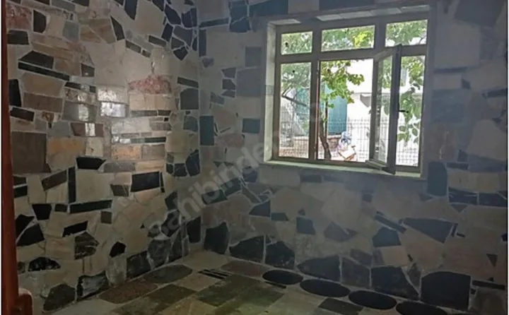 593 SOKAK 5 NO 1.5+1 BAHÇE KATI 1.690.000 TL