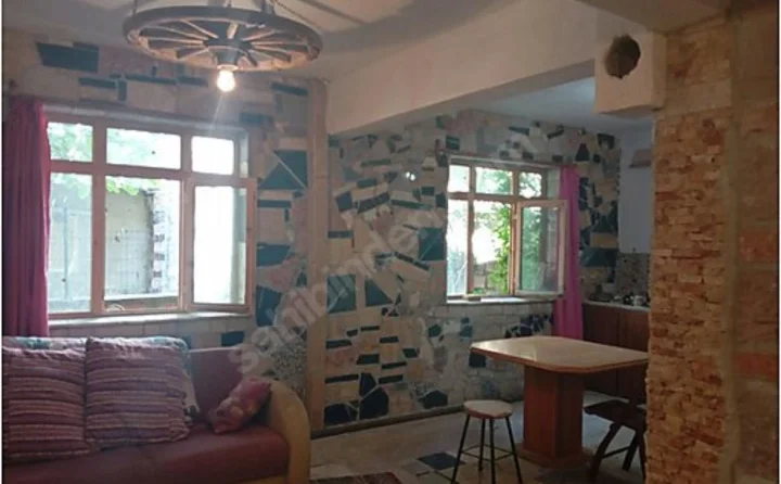 593 SOKAK 5 NO 1.5+1 BAHÇE KATI 1.690.000 TL