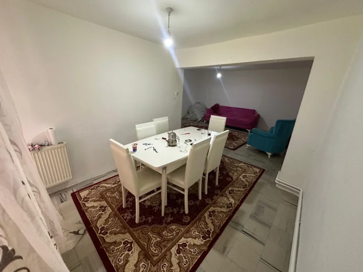 İŞTE FIRSAT ETLİK'TE KAT KONUMUNDA 2+1 MASRAFSIZ YAPILI DAİRE