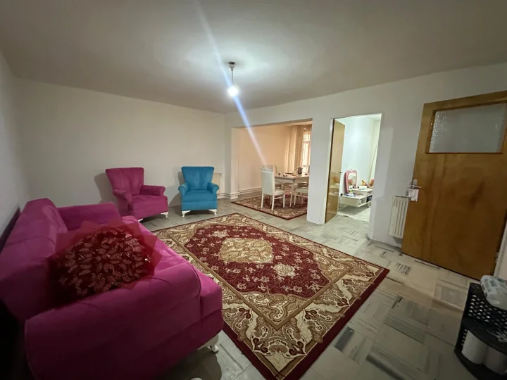 İŞTE FIRSAT ETLİK'TE KAT KONUMUNDA 2+1 MASRAFSIZ YAPILI DAİRE