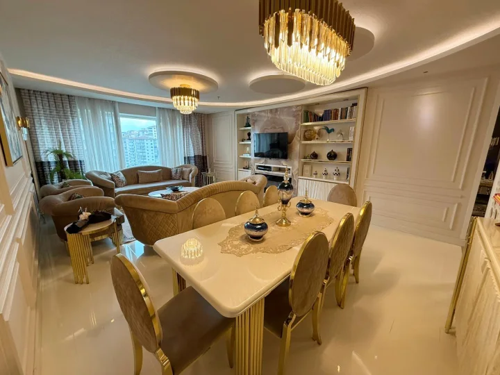 PAMUKLAR'IN EN GÖZDE SİTESİNDE YÜKSEK KATTA 4+1 LÜKS DAİRE