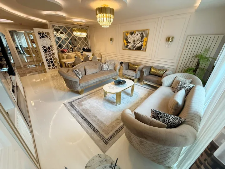 PAMUKLAR'IN EN GÖZDE SİTESİNDE YÜKSEK KATTA 4+1 LÜKS DAİRE