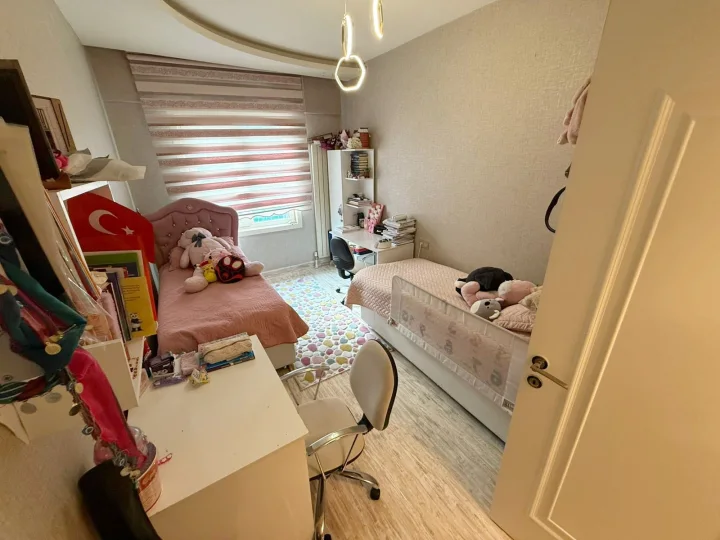 PAMUKLAR'IN EN GÖZDE SİTESİNDE YÜKSEK KATTA 4+1 LÜKS DAİRE