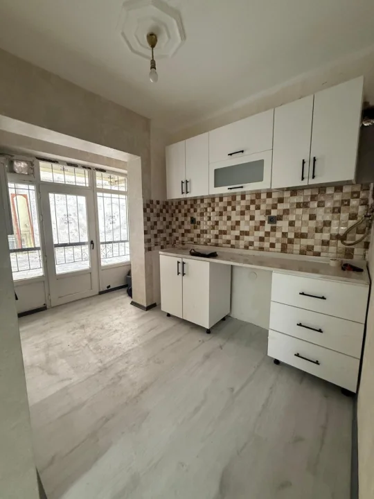 Keçiören Günsazak Caddesi Satılık 3+1 Giriş Kat Daire | Otoparklı Bahçeli Full Yapılı
