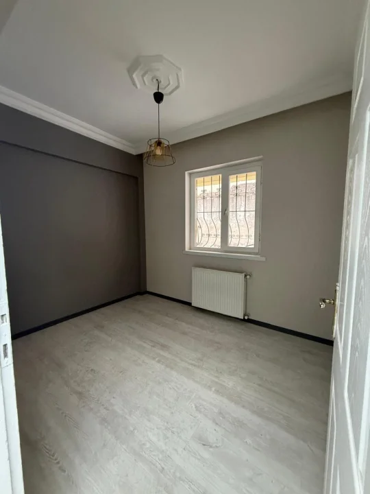 Keçiören Günsazak Caddesi Satılık 3+1 Giriş Kat Daire | Otoparklı Bahçeli Full Yapılı