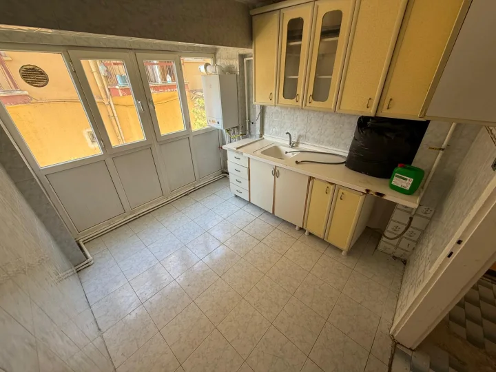 Keçiören Yunus Emre Caddesi Üzeri Satılık 3+1 Daire | Güneydoğu Cepheli Balkonlu