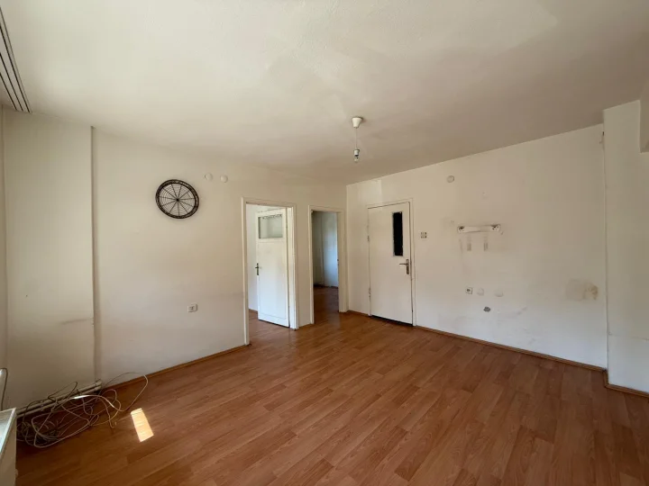 Keçiören Yunus Emre Caddesi Üzeri Satılık 3+1 Daire | Güneydoğu Cepheli Balkonlu