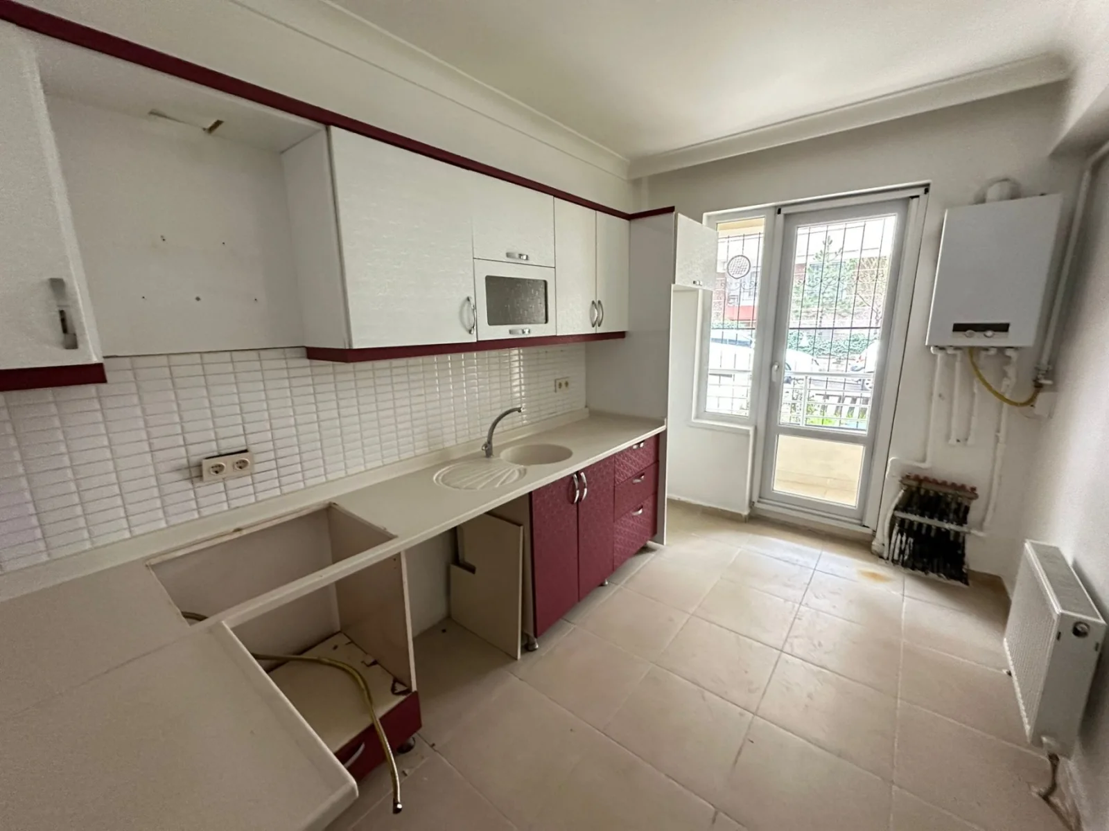 Keçiören Atapark Mahallesi Satılık 3+1 Giriş Kat Daire |  Balkonlu Asansörlü Ebeveyn Banyolu