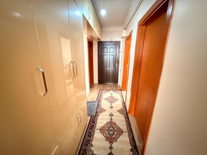 Keçiören İncirli Mahallesi Satılık 3+1 3. Kat Daire | 120 m² Balkonlu Kök Tapulu