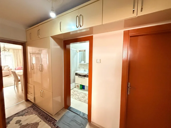 Keçiören İncirli Mahallesi Satılık 3+1 3. Kat Daire | 120 m² Balkonlu Kök Tapulu