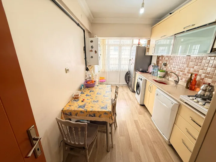 Keçiören İncirli Mahallesi Satılık 3+1 3. Kat Daire | 120 m² Balkonlu Kök Tapulu