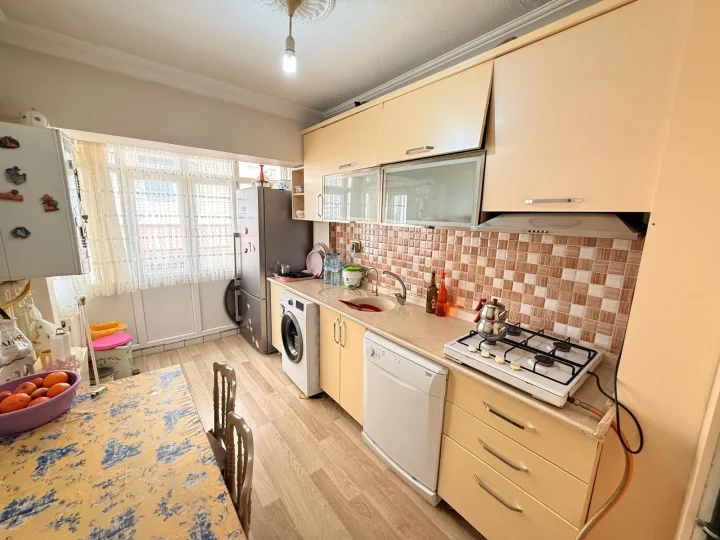 Keçiören İncirli Mahallesi Satılık 3+1 3. Kat Daire | 120 m² Balkonlu Kök Tapulu