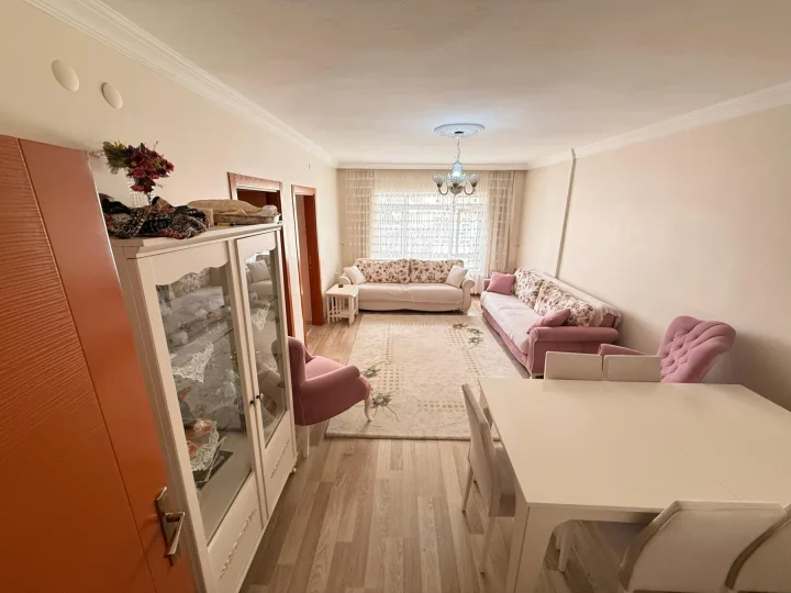 Keçiören İncirli Mahallesi Satılık 3+1 3. Kat Daire | 120 m² Balkonlu Kök Tapulu