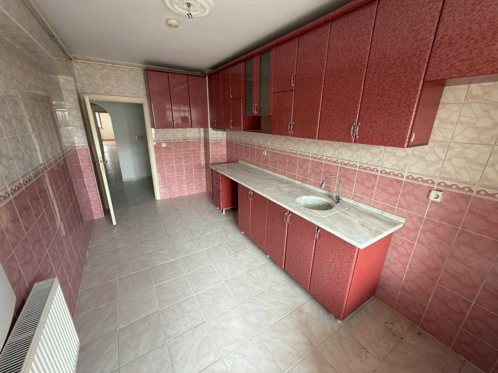 Keçiören Atapark Satılık 3+1 3. Kat Daire | 130 m² Güney Batı Cepheli Balkonlu