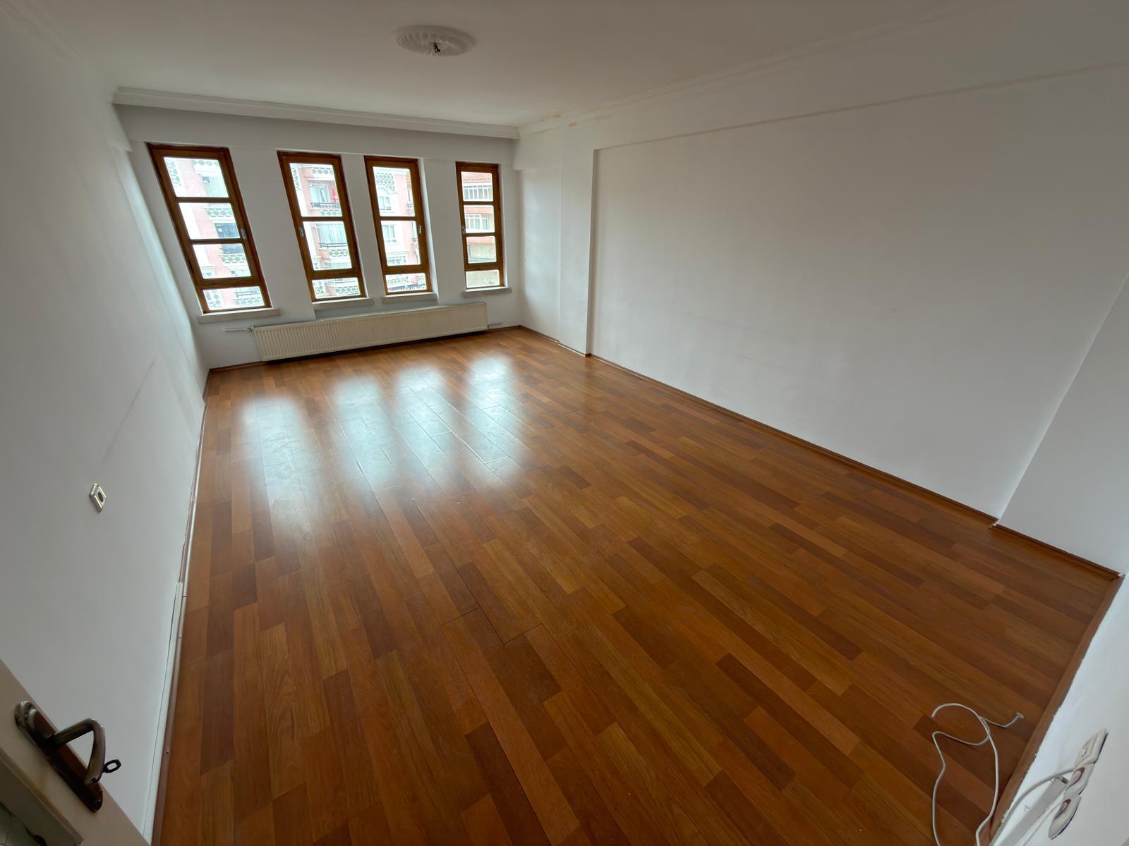 Keçiören Atapark Satılık 3+1 3. Kat Daire | 130 m² Güney Batı Cepheli Balkonlu