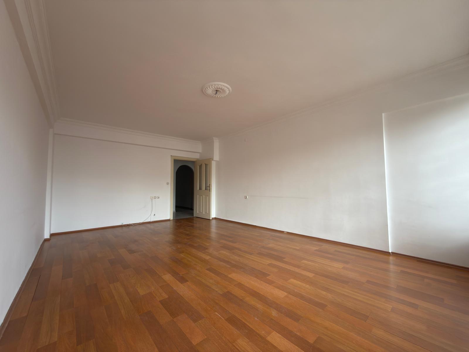 Keçiören Atapark Satılık 3+1 3. Kat Daire | 130 m² Güney Batı Cepheli Balkonlu