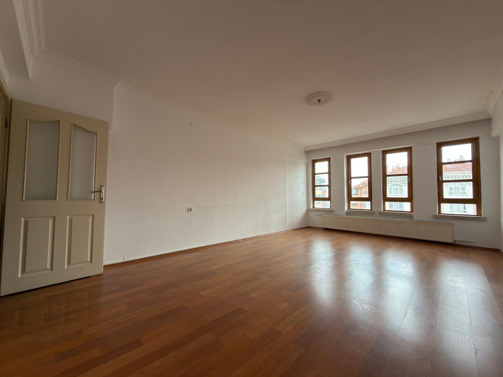 Keçiören Atapark Satılık 3+1 3. Kat Daire | 130 m² Güney Batı Cepheli Balkonlu