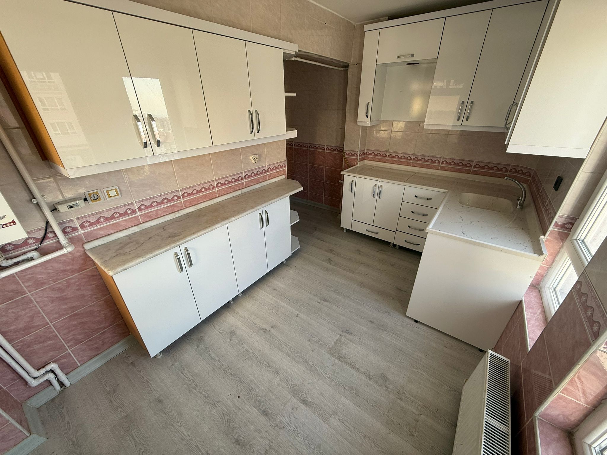 Keçiören Bademlik Yolu Caddesi Satılık 3+1 2. Kat Daire | Merkezi Konumda Geniş Fırsat