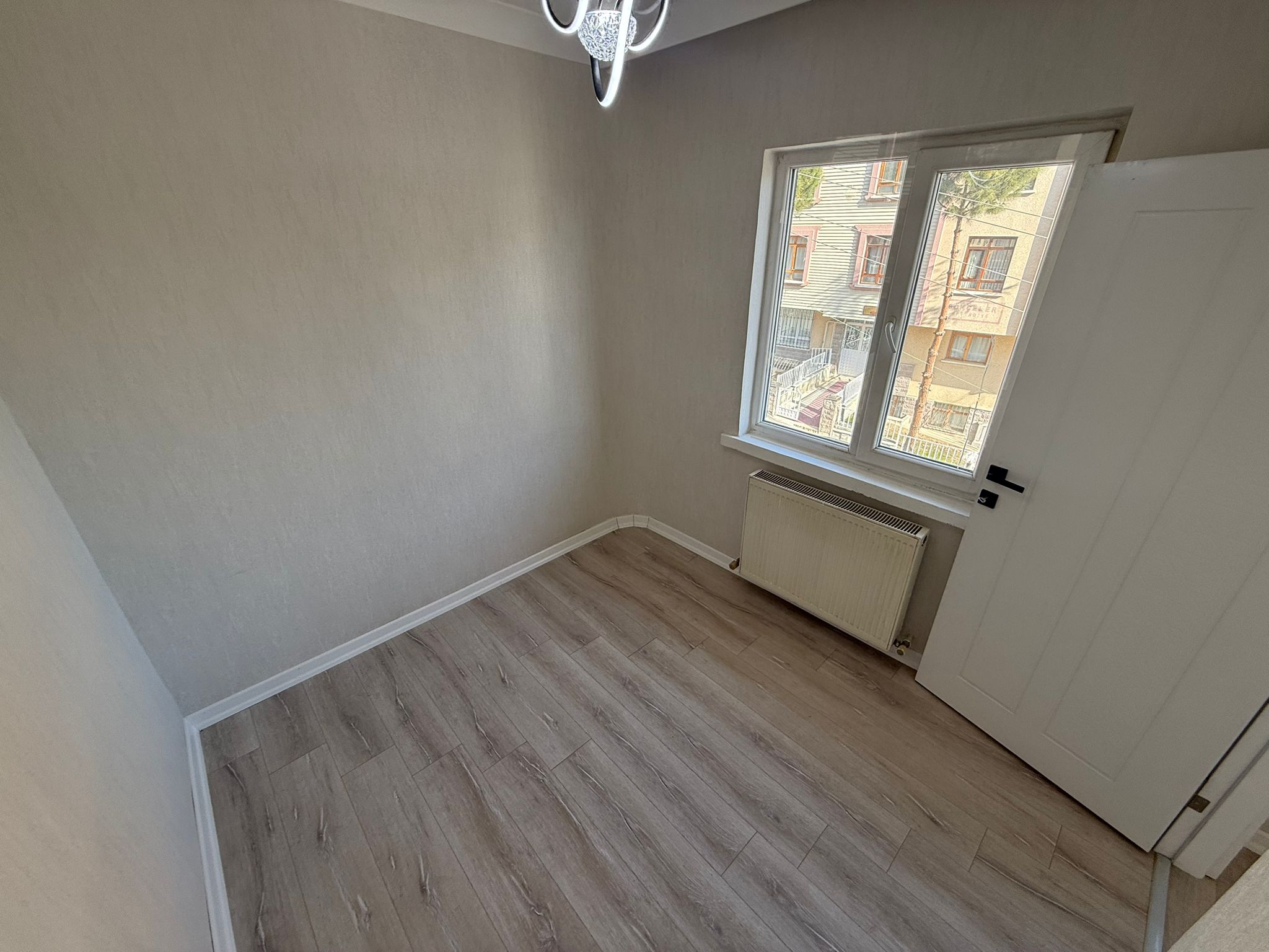 Keçiören Köşk Mahallesi Satılık 3+1 Ara Kat Daire | Merkezi Konumda Geniş Fırsat