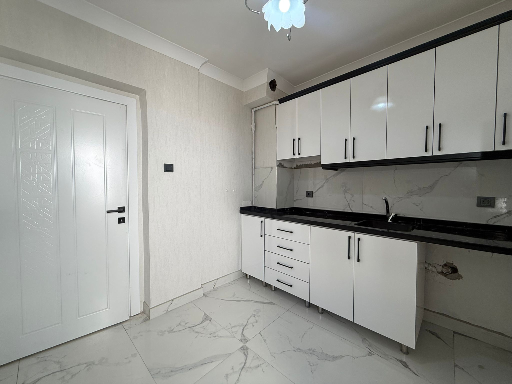 Keçiören Köşk Mahallesi Satılık 3+1 Ara Kat Daire | Merkezi Konumda Geniş Fırsat