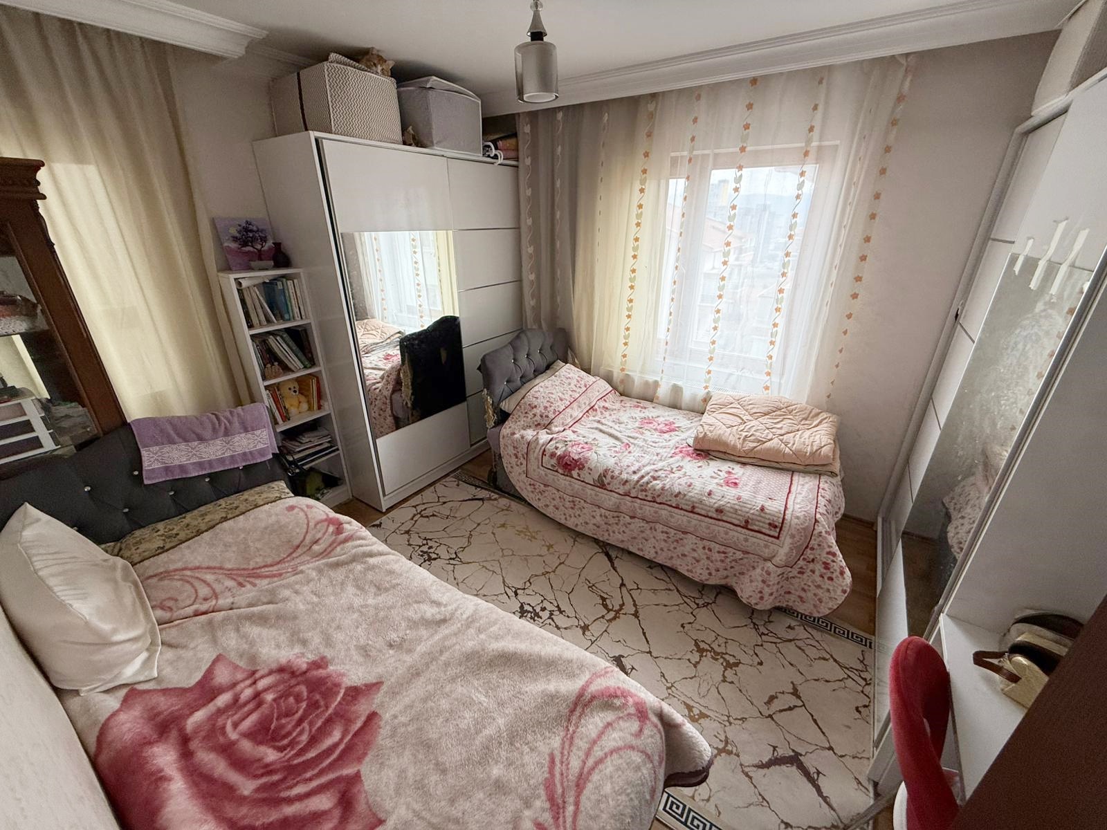 Keçiören Satılık 3+1 130 m² Daire | Çift Cam Balkonlu Geniş Kullanımlı Krediye Uygun