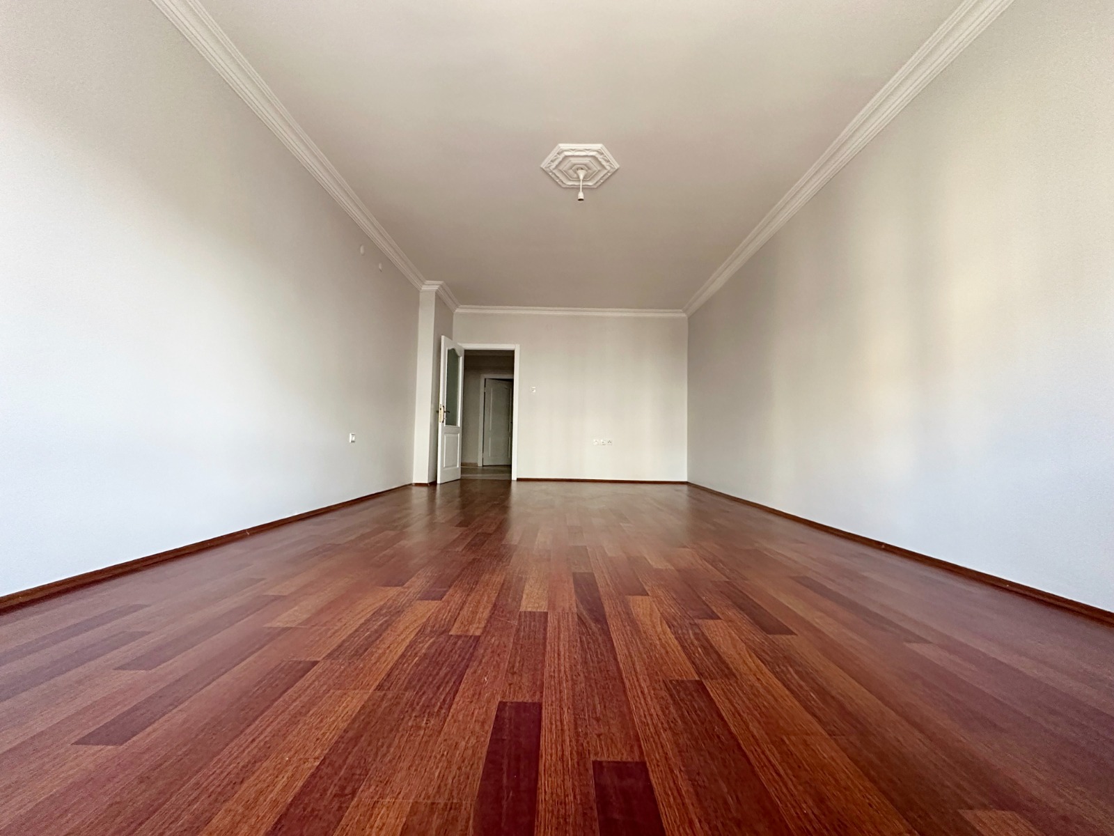 Keçiören Atapark Mahallesi Satılık 3+1 135 m² Net Daire | Asansörlü Ön Cephe Otoparklı