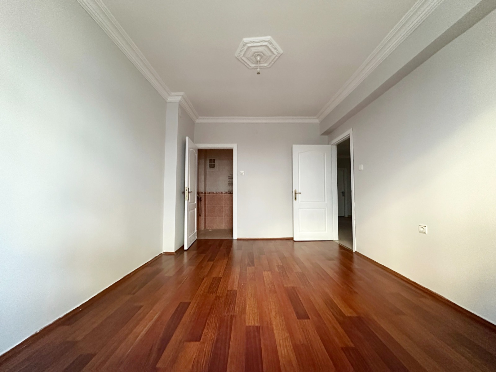 Keçiören Atapark Mahallesi Satılık 3+1 135 m² Net Daire | Asansörlü Ön Cephe Otoparklı