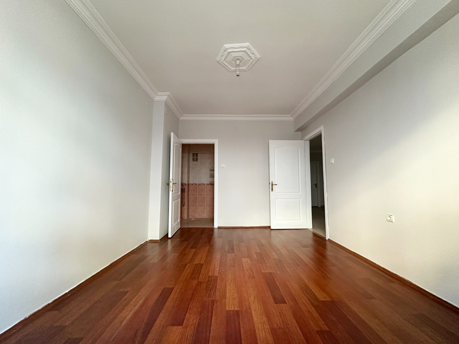 Keçiören Atapark Mahallesi Satılık 3+1 135 m² Net Daire | Asansörlü Ön Cephe Otoparklı