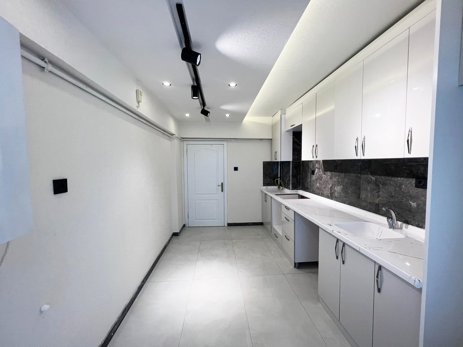 Keçiören Yayla Mahallesi Satılık Daire | 2. Kat Asansörlü Teras Balkonlu Kaçırılmayacak Fırsat