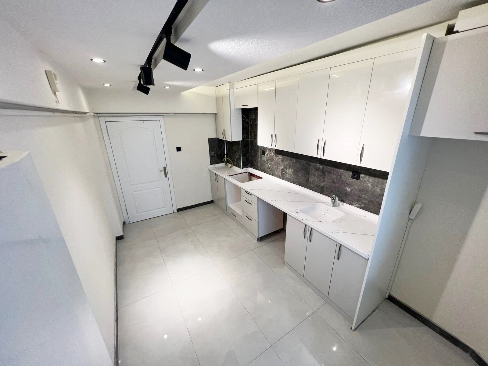 Keçiören Yayla Mahallesi Satılık Daire | 2. Kat Asansörlü Teras Balkonlu Kaçırılmayacak Fırsat