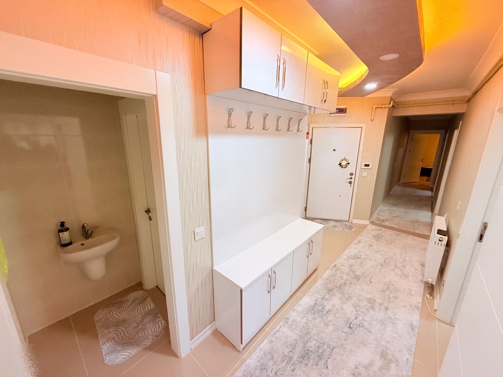 Keçiören Satılık 3+1 140 m² Daire | Otoparklı Kilerli Havuz Tavan LED Lüks Yapılı