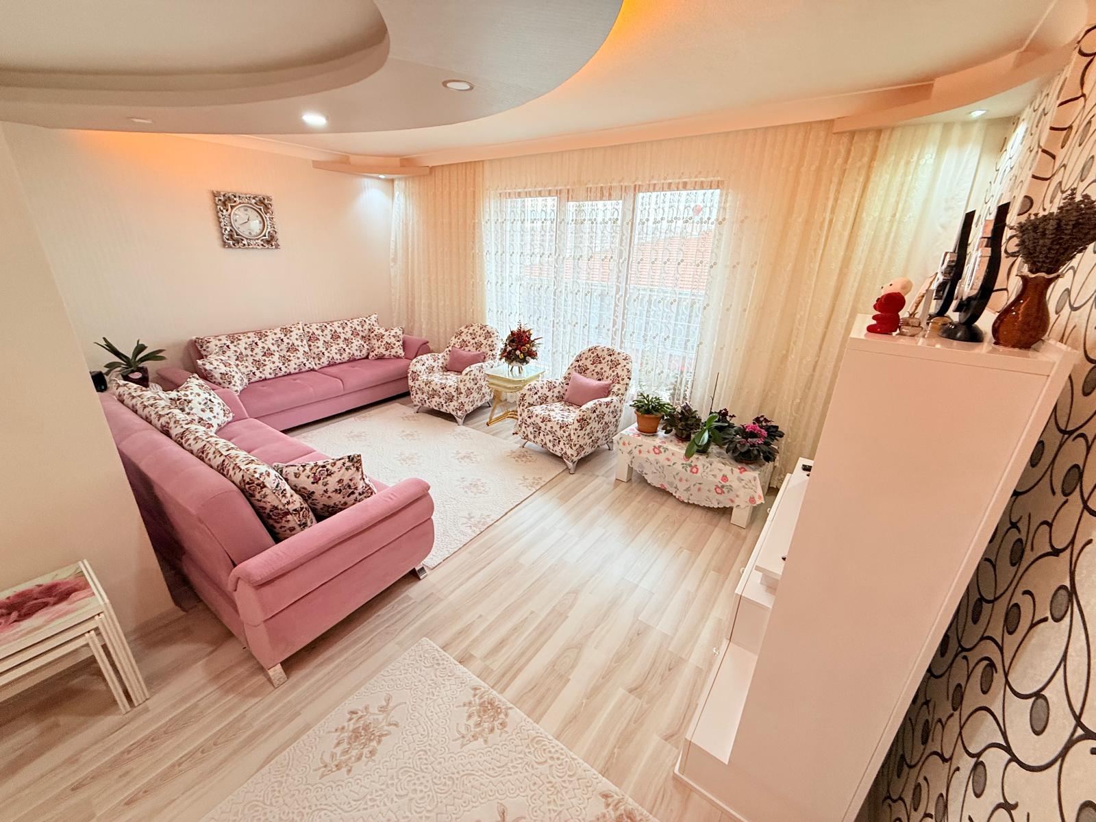 Keçiören Satılık 3+1 140 m² Daire | Otoparklı Kilerli Havuz Tavan LED Lüks Yapılı