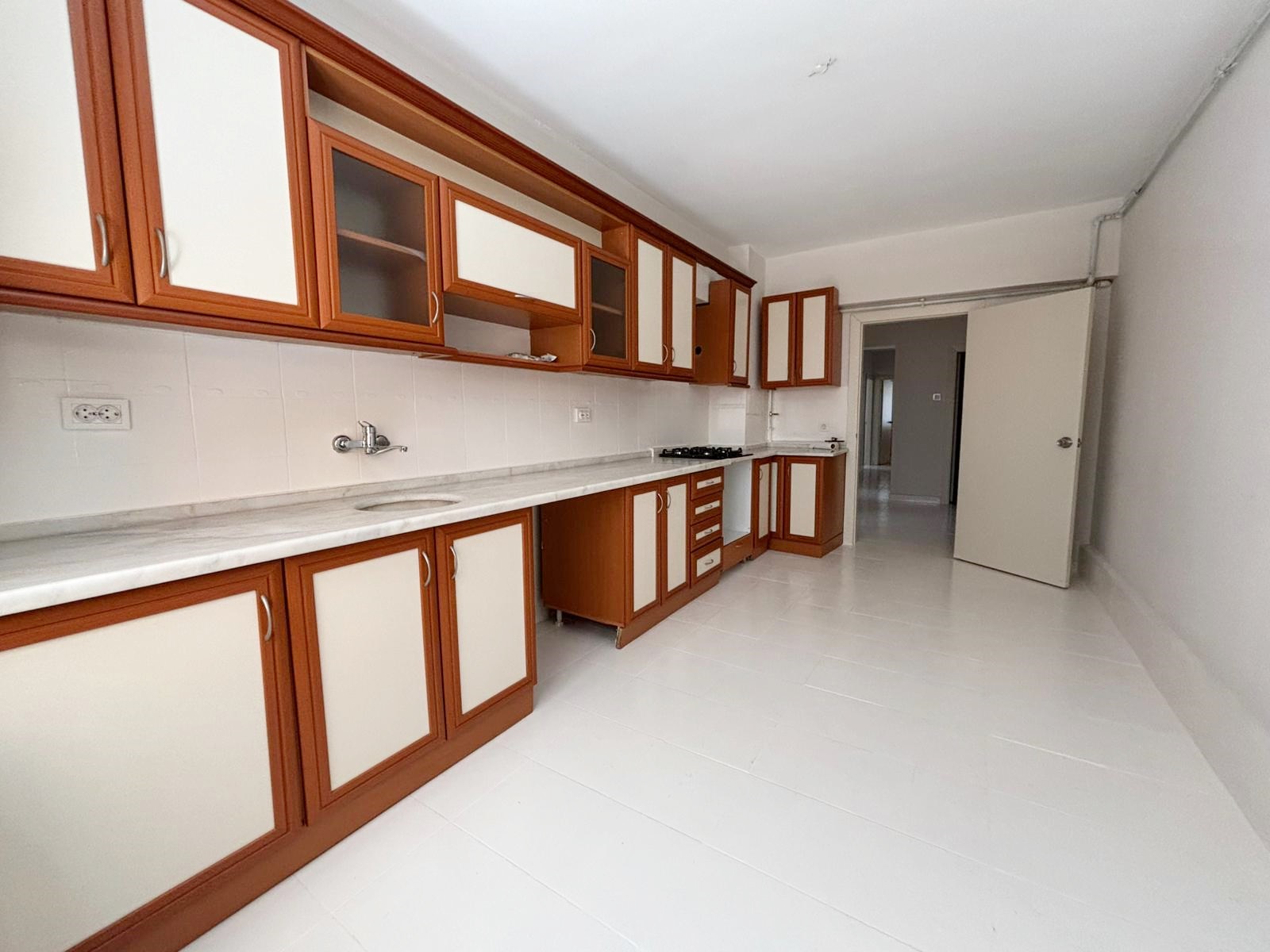 Keçiören Satılık 3+1 135 m² Daire | Çift Balkonlu Açık Cepheli Geniş Kullanımlı Fırsat
