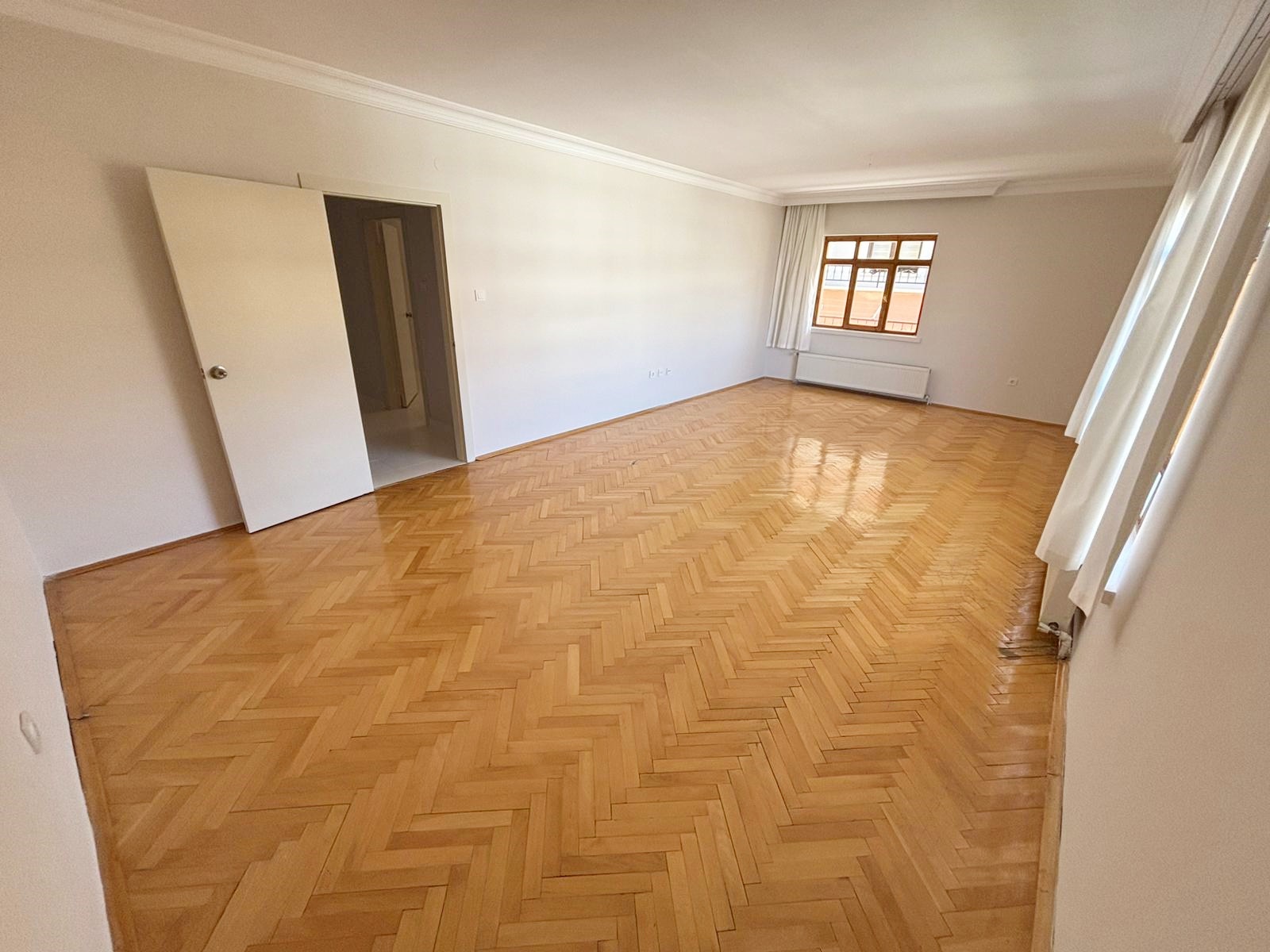 Keçiören Satılık 3+1 135 m² Daire | Çift Balkonlu Açık Cepheli Geniş Kullanımlı Fırsat