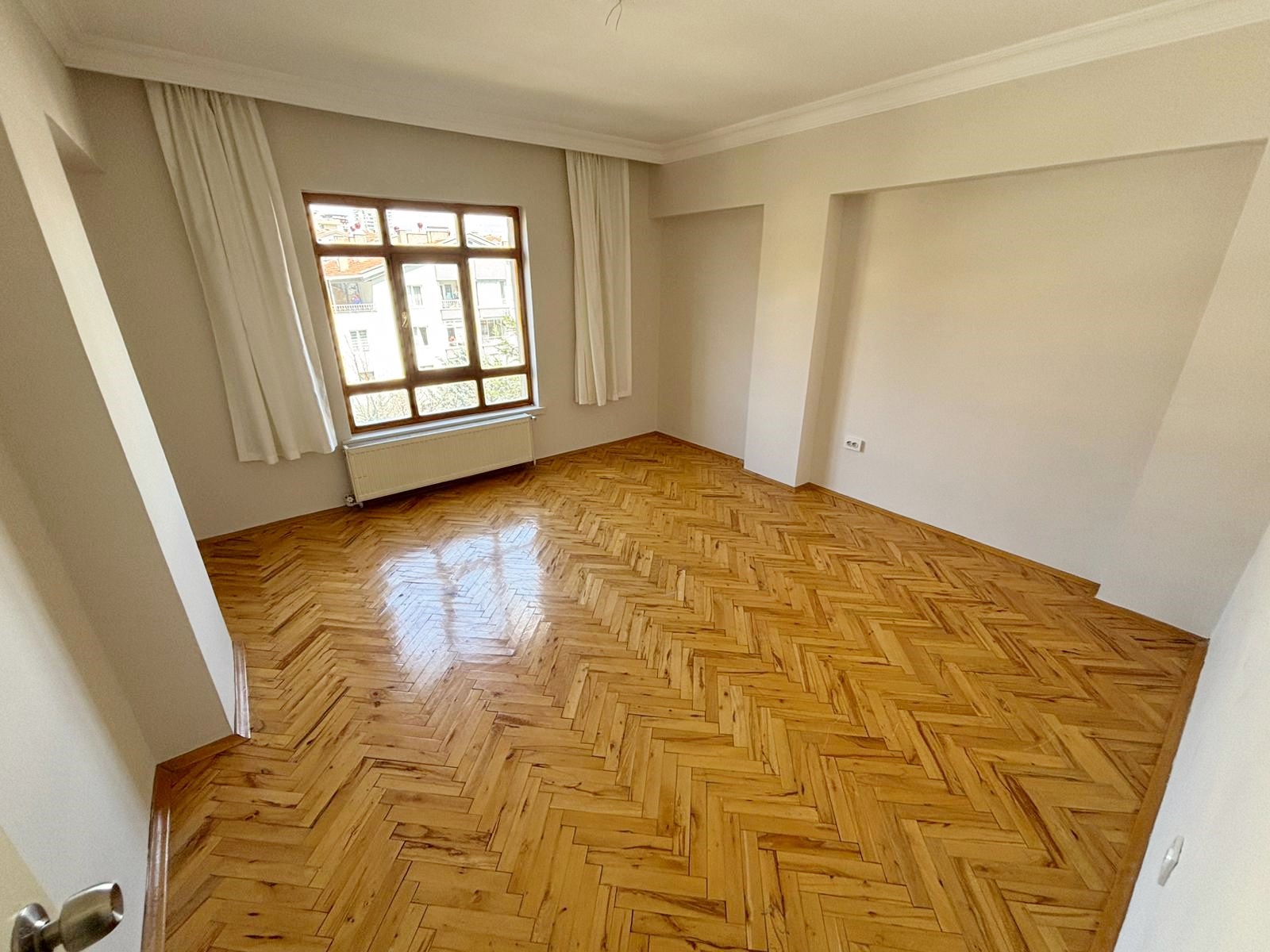 Keçiören Satılık 3+1 135 m² Daire | Çift Balkonlu Açık Cepheli Geniş Kullanımlı Fırsat