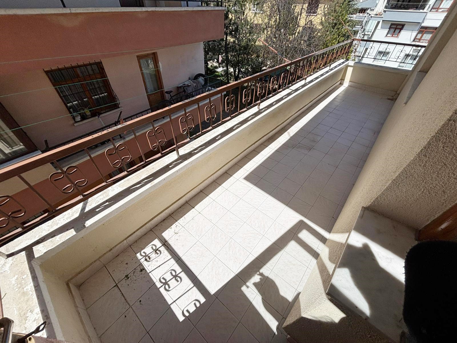 Keçiören Satılık 3+1 135 m² Daire | Çift Balkonlu Açık Cepheli Geniş Kullanımlı Fırsat