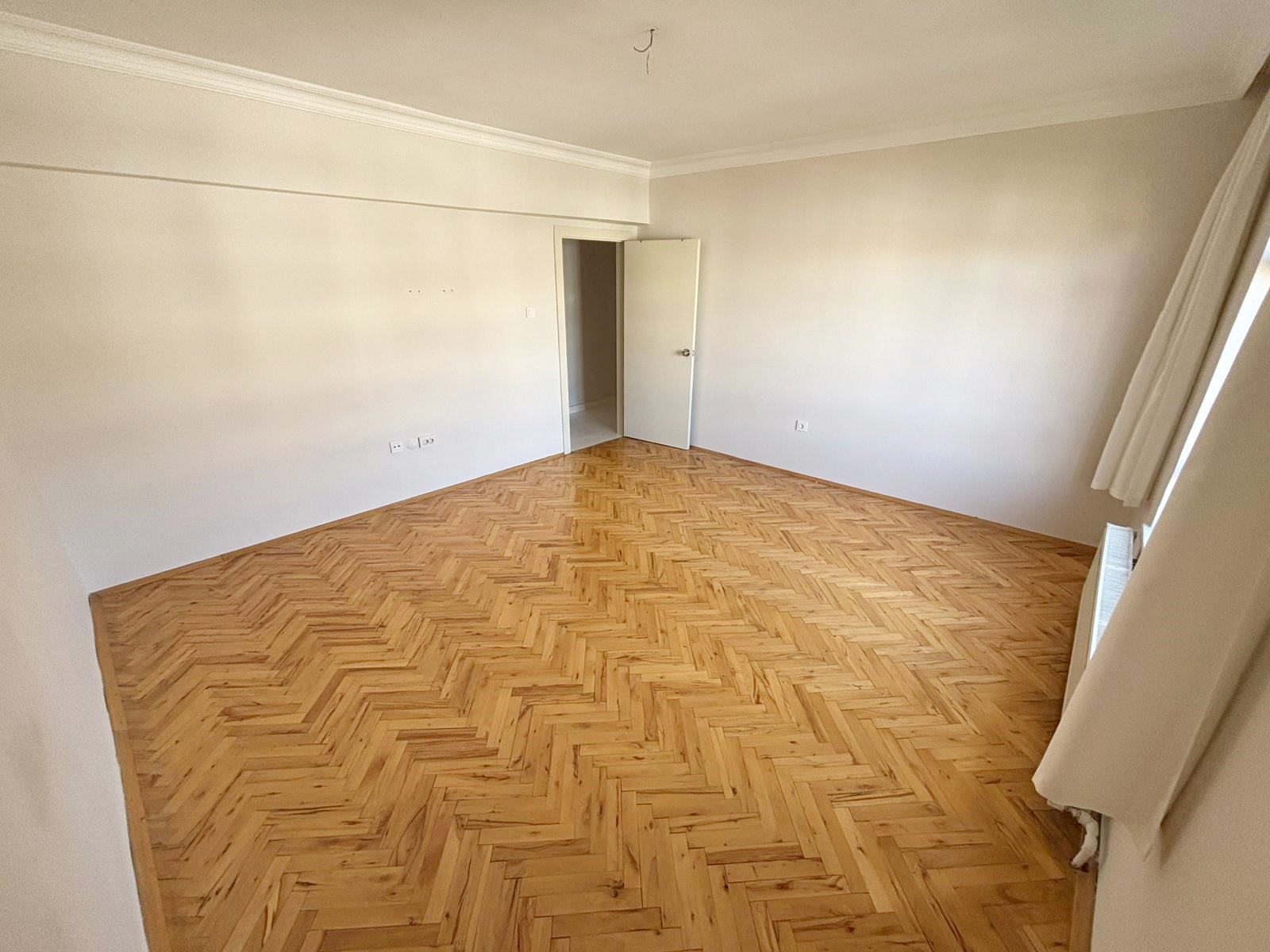 Keçiören Satılık 3+1 135 m² Daire | Çift Balkonlu Açık Cepheli Geniş Kullanımlı Fırsat