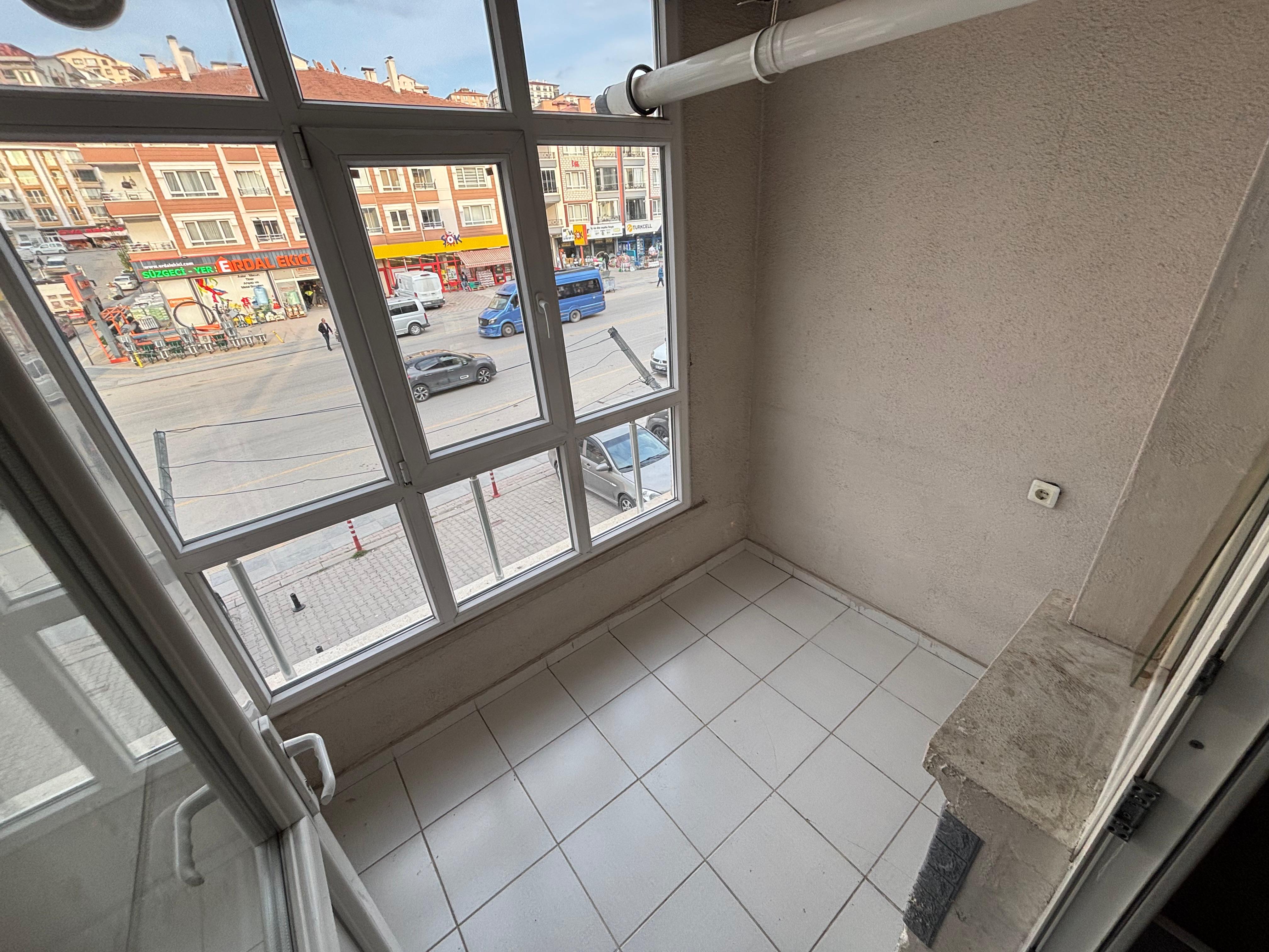 Çambaşı Caddesi Üzeri Satılık 3+1 Daire | Asansörlü Ön Cephe Full Yapılı Temiz Kullanışlı