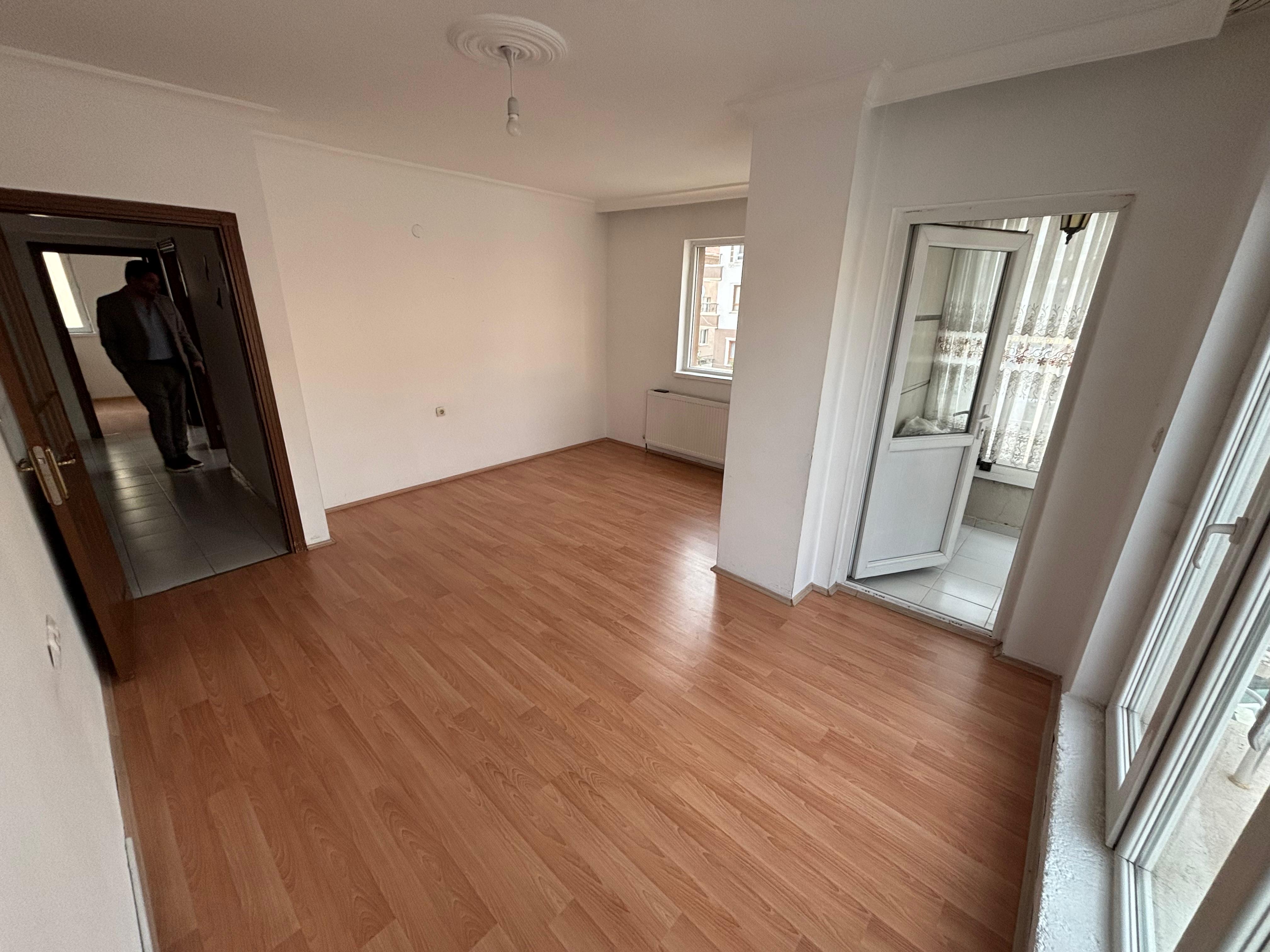 Çambaşı Caddesi Üzeri Satılık 3+1 Daire | Asansörlü Ön Cephe Full Yapılı Temiz Kullanışlı