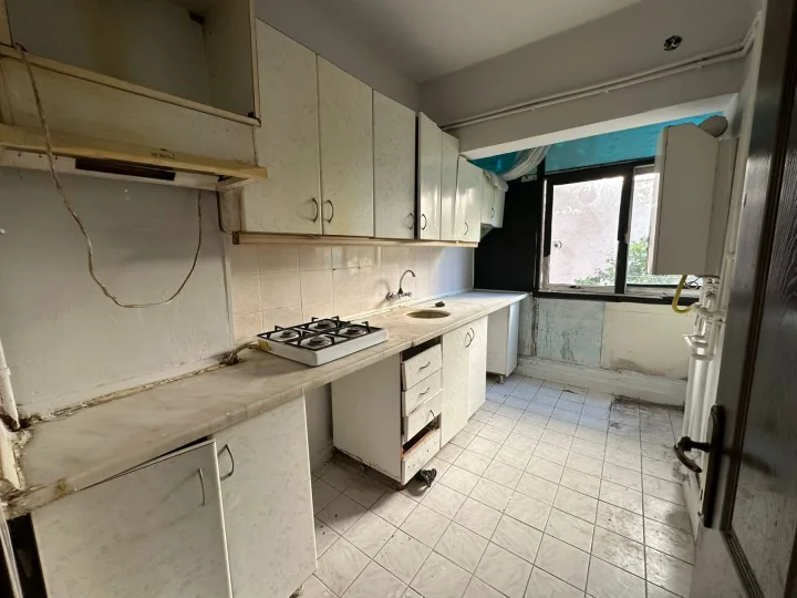 Keçiören Metro Yakını Satılık 2+1 Daire | 2. ve En Üst Kat Asansörsüz Uygun Fiyatlı Fırsat