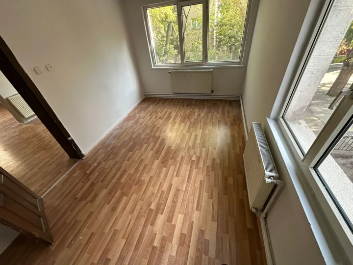 Keçiören Metro Yakını Satılık 2+1 Daire | 2. ve En Üst Kat Asansörsüz Uygun Fiyatlı Fırsat