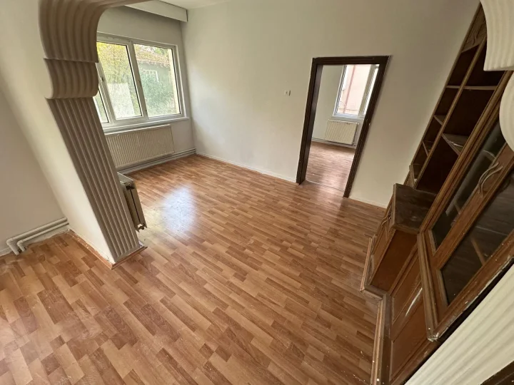 Keçiören Metro Yakını Satılık 2+1 Daire | 2. ve En Üst Kat Asansörsüz Uygun Fiyatlı Fırsat