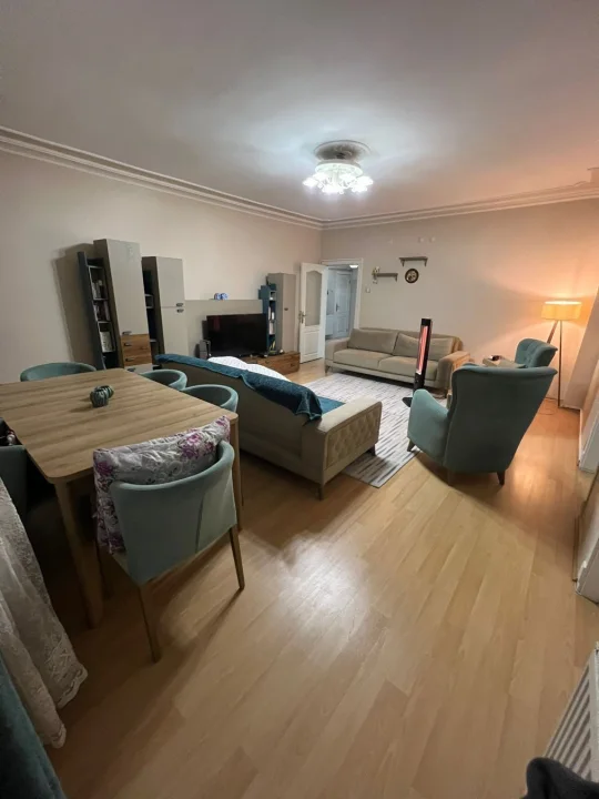 Etlik’te Satılık 3.5+1 2. Kat Cam Balkonlu Vestiyerli Yapılı Geniş Daire