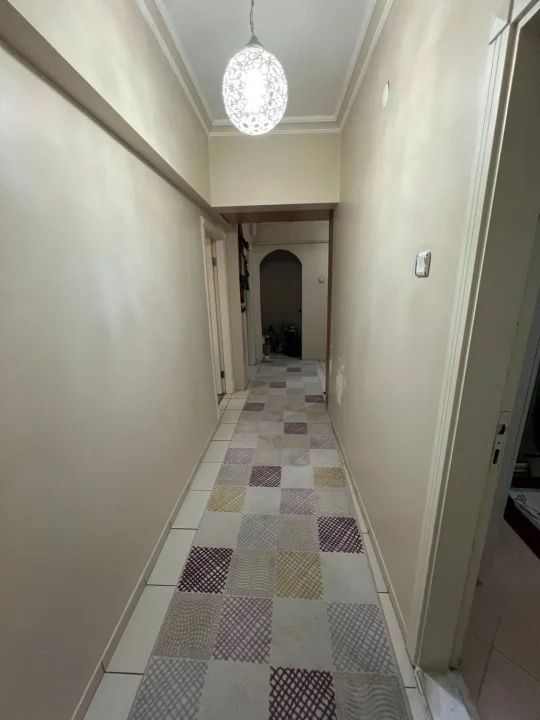 Etlik’te Satılık 3.5+1 2. Kat Cam Balkonlu Vestiyerli Yapılı Geniş Daire