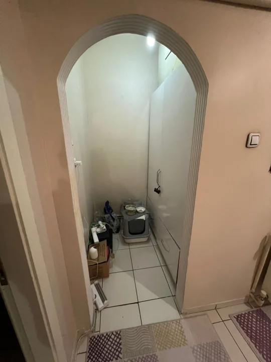 Etlik’te Satılık 3.5+1 2. Kat Cam Balkonlu Vestiyerli Yapılı Geniş Daire