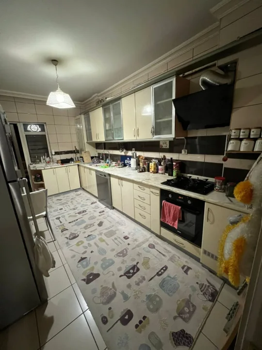 Etlik’te Satılık 3.5+1 2. Kat Cam Balkonlu Vestiyerli Yapılı Geniş Daire