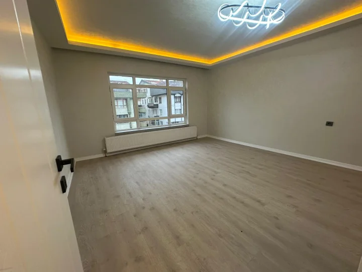 Keçiören Esertepe’de Satılık 3+1 2. Kat Ön Cephe Ferah Daire