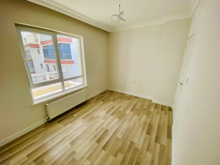 Keçiören Atapark’ta Satılık 3+1 Orta Kat 120 m² Ebeveyn Banyolu Çift Balkonlu Daire