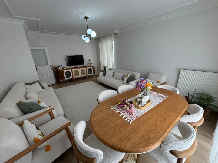 Keçiören Kuşcağız’da Satılık 3+1 1. Kat Geniş Asansörlü Full Yapılı Kök Tapulu Daire